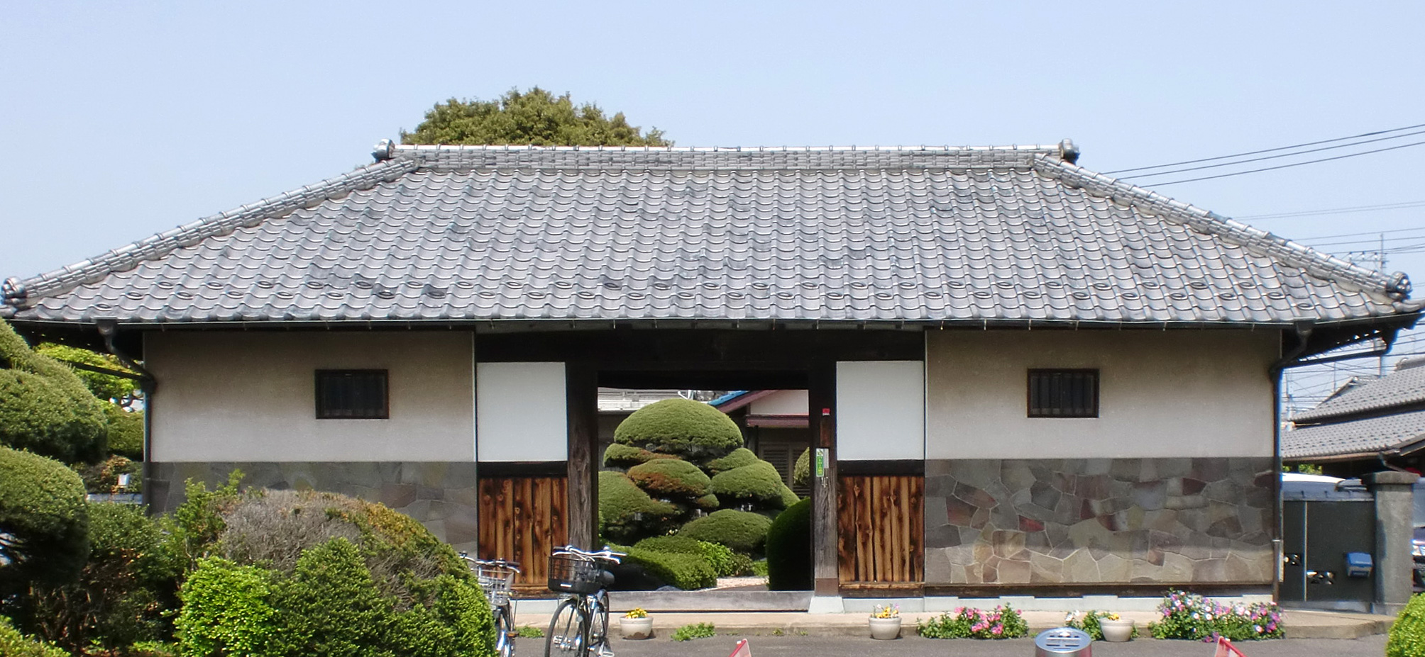 写真：長屋門